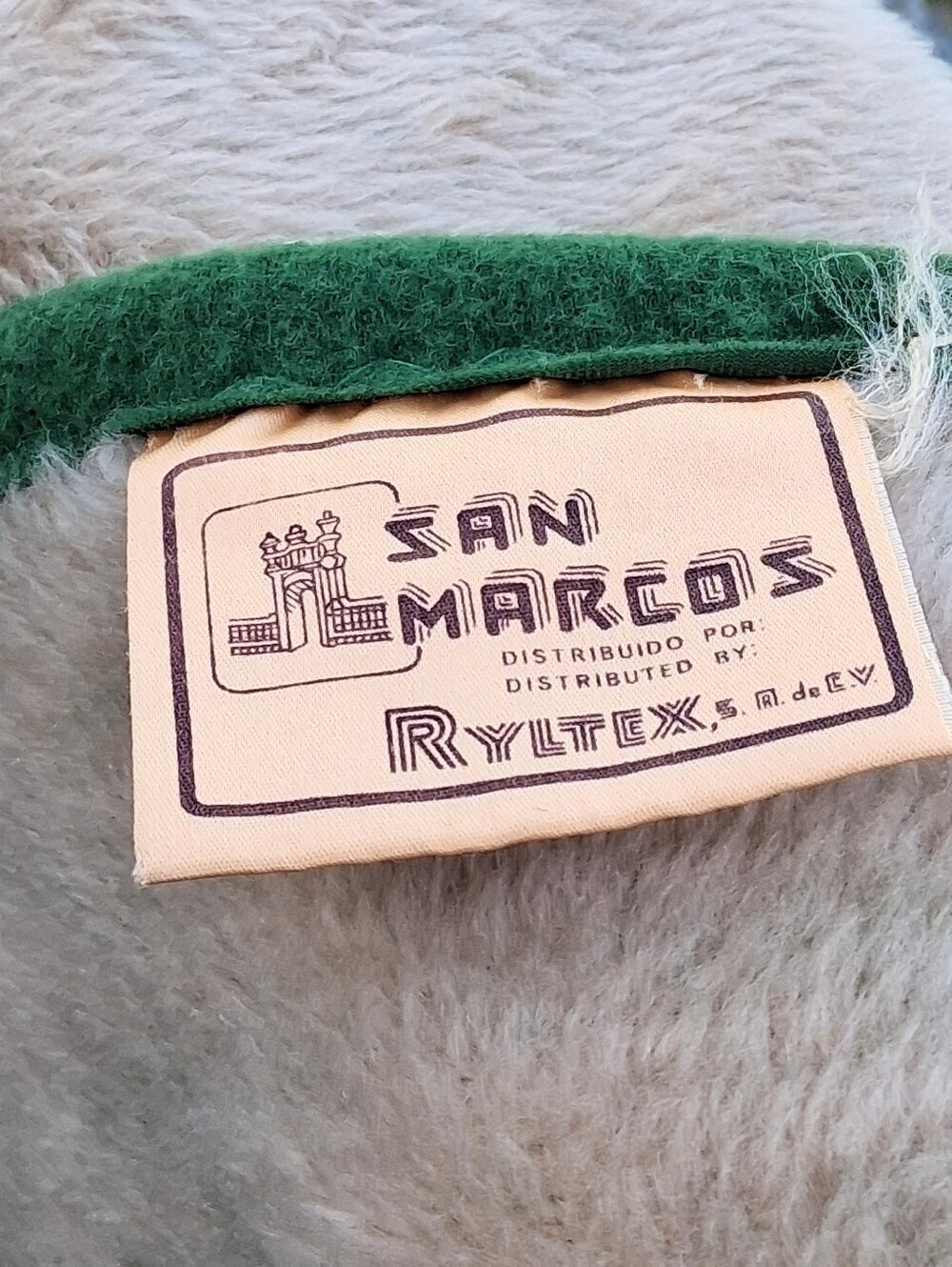 San Marcos 82" X 80" Green and Tan Swan Mexican Cobijia Buttery Soft Blanket - Picture 2 of 13
